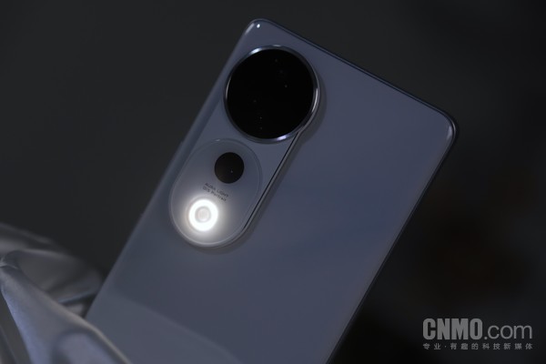 vivo S19 Pro:東方美(měi)學設計與全焦段人(rén)像的(de)集大(dà)成者 vivo S19 Pro:東方美(měi)學設計與全焦段人(rén)像的(de)集大(dà)成者