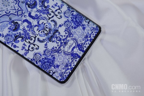 vivo S19 Pro:東方美(měi)學設計與全焦段人(rén)像的(de)集大(dà)成者 vivo S19 Pro:東方美(měi)學設計與全焦段人(rén)像的(de)集大(dà)成者